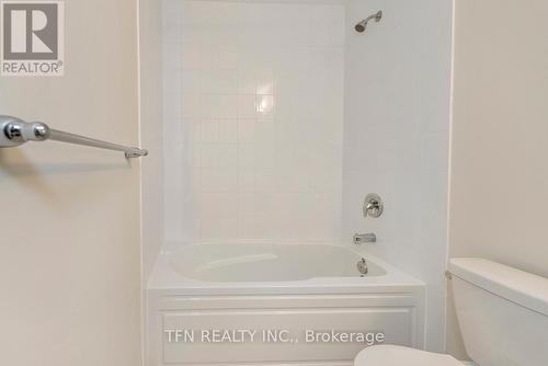 132 Eastbridge Avenue, Welland, ON - Indoor Photo Showing Bathroom