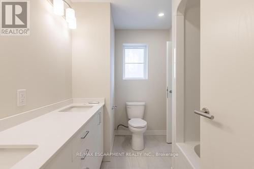 209 - 123 Lincoln Street, Welland, ON - Indoor Photo Showing Bathroom