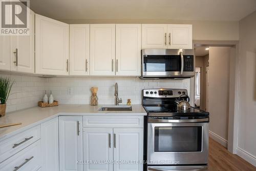 207 East 33Rd Street, Hamilton, ON - Indoor Photo Showing Kitchen