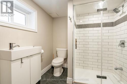 207 East 33Rd Street, Hamilton, ON - Indoor Photo Showing Bathroom