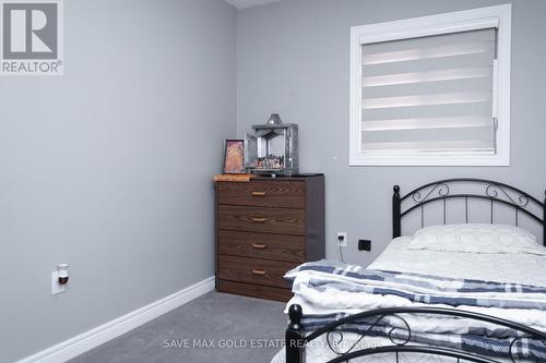 16 Dowden Avenue, Brantford, ON - Indoor Photo Showing Bedroom