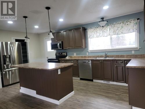 550 Palmer Street, Quesnel, BC - Indoor Photo Showing Kitchen