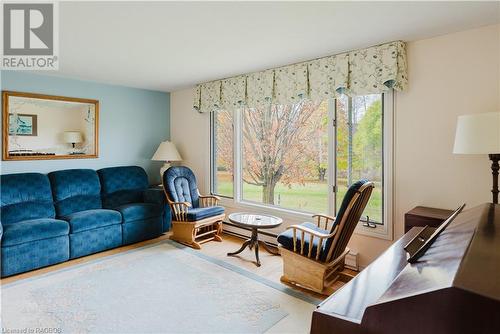 Living room - 2455 Highway 9, Brockton, ON - Indoor Photo Showing Living Room