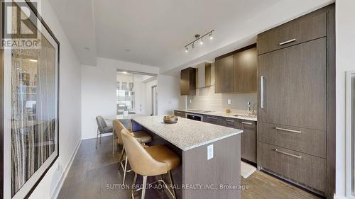 708 - 3018 Yonge Street, Toronto, ON - Indoor Photo Showing Kitchen With Upgraded Kitchen