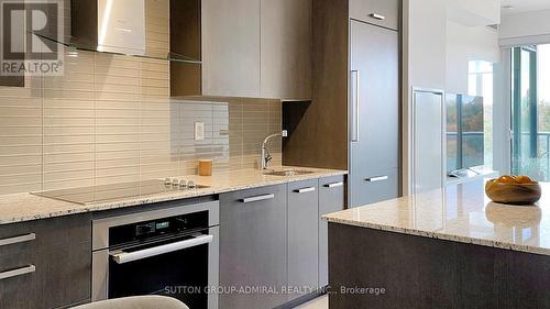 708 - 3018 Yonge Street, Toronto, ON - Indoor Photo Showing Kitchen With Upgraded Kitchen