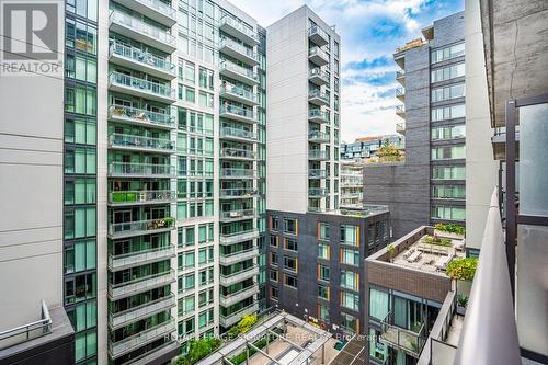 814 - 111 Bathurst Street, Toronto, ON - Outdoor With Facade