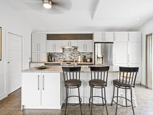 Kitchen - 1721 Rue Dupuis, Saint-Jean-Sur-Richelieu, QC - Indoor Photo Showing Kitchen With Upgraded Kitchen