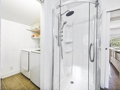 Bathroom - 1721 Rue Dupuis, Saint-Jean-Sur-Richelieu, QC - Indoor Photo Showing Laundry Room