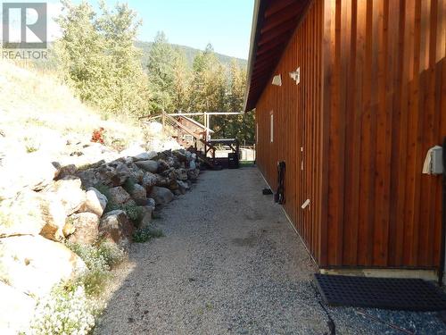 1627 Hood Road Road, Creston, BC - Outdoor