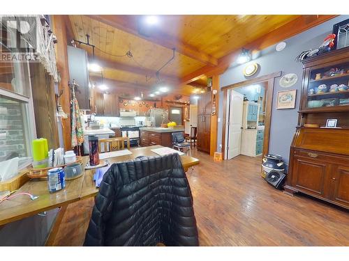 1627 Hood Road Road, Creston, BC - Indoor