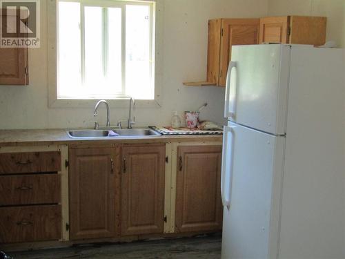 3260 Christian Valley Road, Westbridge, BC - Indoor Photo Showing Kitchen With Double Sink