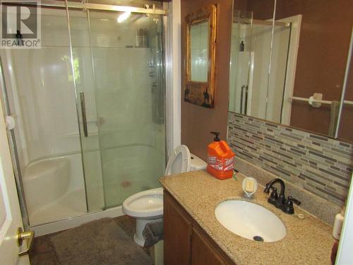 3260 Christian Valley Road, Westbridge, BC - Indoor Photo Showing Bathroom