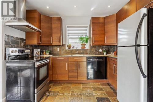 1267 Kingston Road, Toronto, ON - Indoor Photo Showing Kitchen