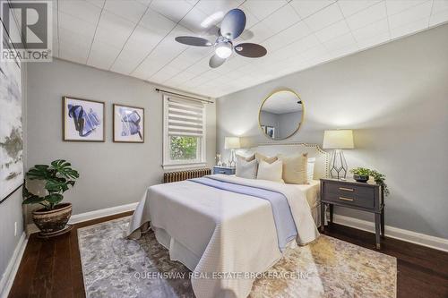 1267 Kingston Road, Toronto, ON - Indoor Photo Showing Bedroom