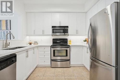 334 William Dunn Crescent, Newmarket, ON - Indoor Photo Showing Kitchen With Double Sink