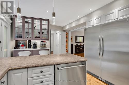 813 Centre Dummer Road, Douro-Dummer, ON - Indoor Photo Showing Kitchen With Upgraded Kitchen