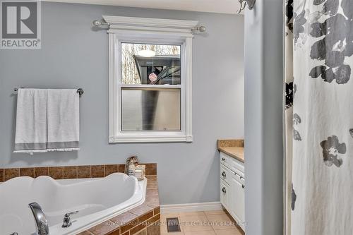 813 Centre Dummer Road, Douro-Dummer, ON - Indoor Photo Showing Bathroom