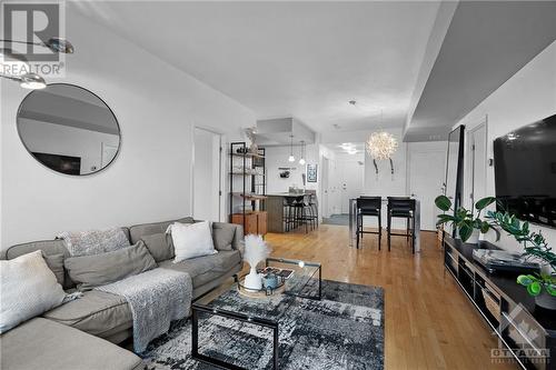 235 Kent Street Unit#1408, Ottawa, ON - Indoor Photo Showing Living Room