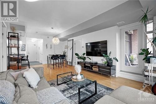 235 Kent Street Unit#1408, Ottawa, ON - Indoor Photo Showing Living Room