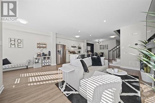 124 Jardiniere Street, Stittsville, ON - Indoor Photo Showing Living Room