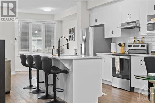 124 Jardiniere Street, Stittsville, ON - Indoor Photo Showing Kitchen With Upgraded Kitchen