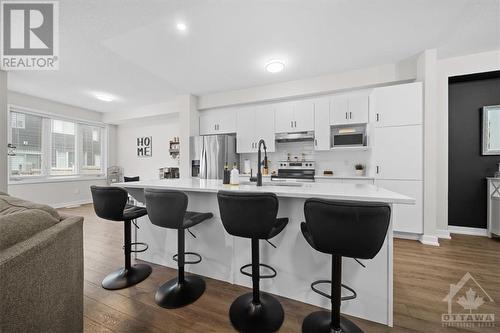 124 Jardiniere Street, Stittsville, ON - Indoor Photo Showing Kitchen With Upgraded Kitchen