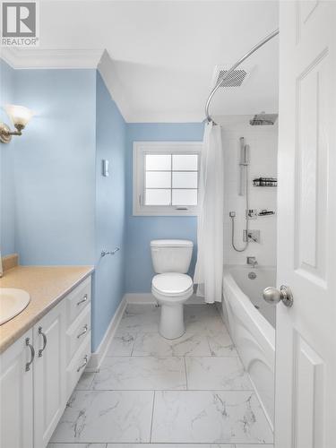 16 St. Andrews Place, St. John'S, NL - Indoor Photo Showing Bathroom