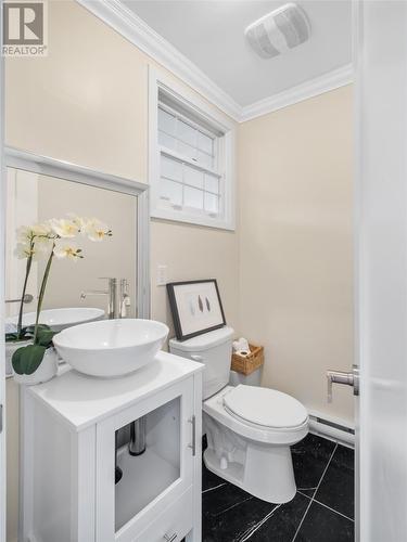 16 St. Andrews Place, St. John'S, NL - Indoor Photo Showing Bathroom