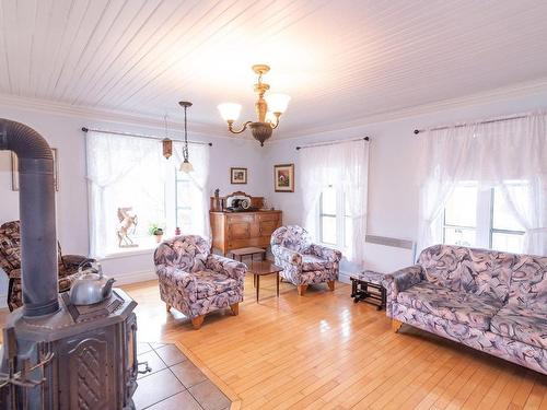 Living room - 119 Av. Morel, Kamouraska, QC - Indoor Photo Showing Living Room