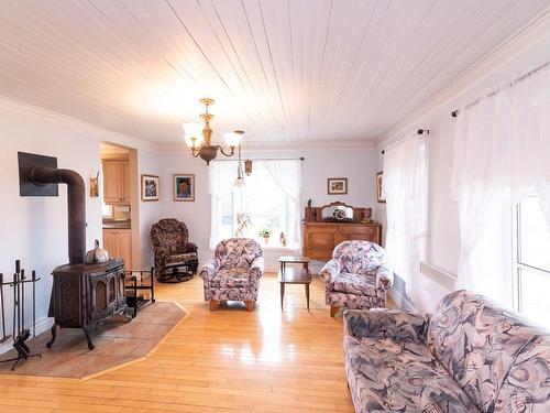 Living room - 119 Av. Morel, Kamouraska, QC - Indoor Photo Showing Living Room