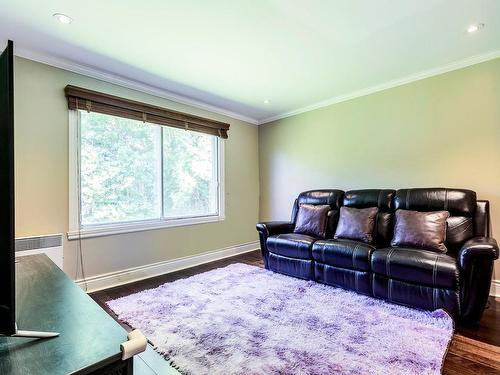 Salon - 17109 Boul. Brunswick, Kirkland, QC - Indoor Photo Showing Living Room