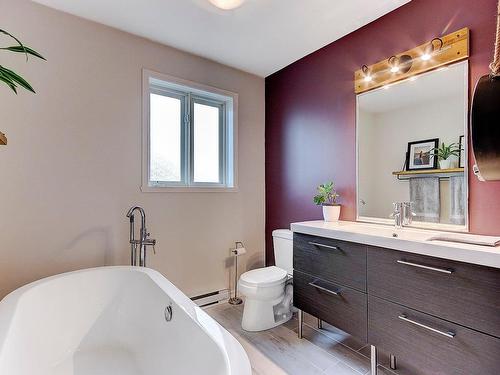 Salle de bains - 306 Rue Fontaine, Saint-Jean-Sur-Richelieu, QC - Indoor Photo Showing Bathroom