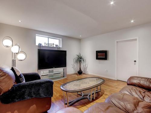 Salle familiale - 306 Rue Fontaine, Saint-Jean-Sur-Richelieu, QC - Indoor Photo Showing Living Room