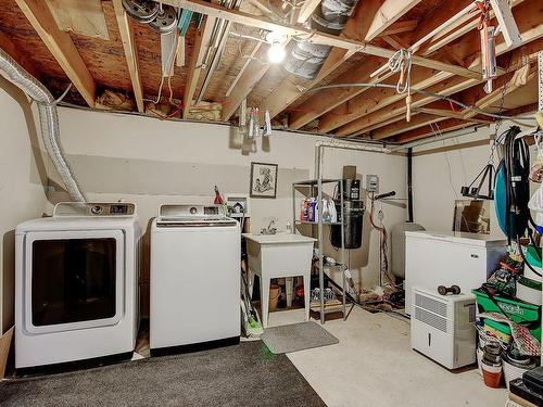 Salle de lavage - 306 Rue Fontaine, Saint-Jean-Sur-Richelieu, QC - Indoor Photo Showing Laundry Room