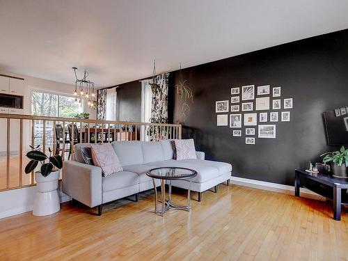 Salon - 306 Rue Fontaine, Saint-Jean-Sur-Richelieu, QC - Indoor Photo Showing Living Room