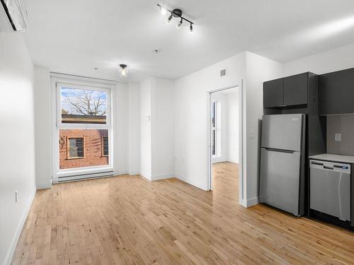 Living room - 309-4350 Av. De L'Hôtel-De-Ville, Montréal (Le Plateau-Mont-Royal), QC - Indoor Photo Showing Kitchen