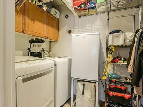 Salle de lavage - 2172 Rue Honoré-Beaugrand, Montréal (Mercier/Hochelaga-Maisonneuve), QC - Indoor Photo Showing Laundry Room