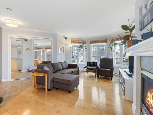 Salon - 6126 Rue Gounod, Lévis (Desjardins), QC - Indoor Photo Showing Living Room With Fireplace