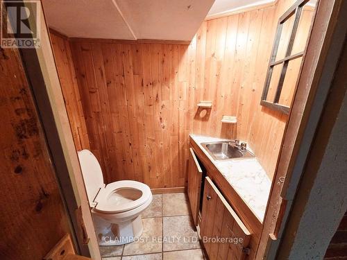 381 Spruce Street N, Timmins (Tne - Hill District), ON - Indoor Photo Showing Bathroom