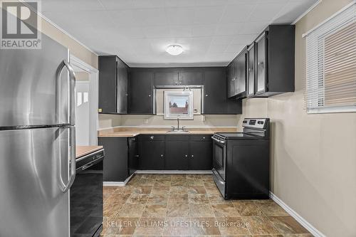 28 Palace Street, Lambton Shores (Forest), ON - Indoor Photo Showing Kitchen