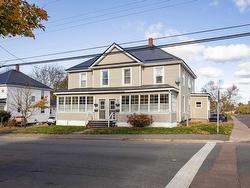 162/164 Church Street  Amherst, NS B4H 3C4