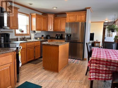 172 Remi Crescent, Timmins (Trailer Parks), ON - Indoor Photo Showing Kitchen