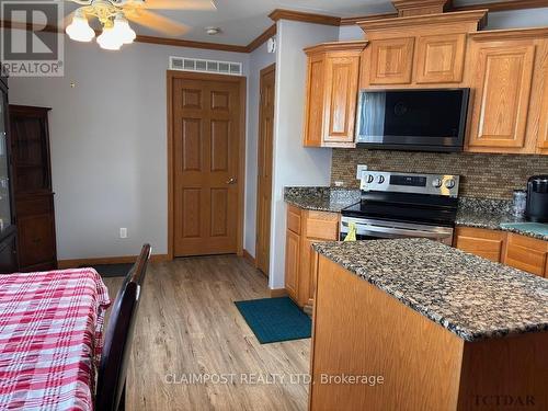 172 Remi Crescent, Timmins (Trailer Parks), ON - Indoor Photo Showing Kitchen