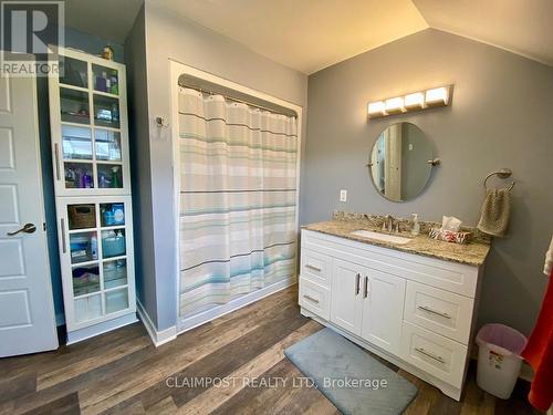 149 Essex Avenue, Iroquois Falls, ON - Indoor Photo Showing Bathroom