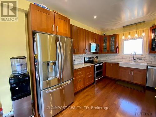 149 Essex Avenue, Iroquois Falls, ON - Indoor Photo Showing Kitchen