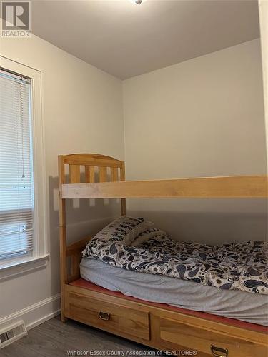 1079 Hall Avenue, Windsor, ON - Indoor Photo Showing Bedroom