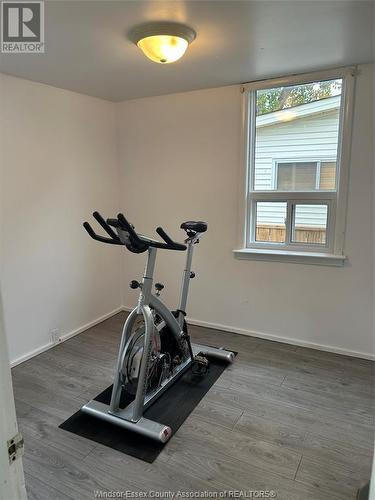 1079 Hall Avenue, Windsor, ON - Indoor Photo Showing Gym Room