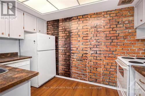 1701 - 500 Laurier Avenue W, Ottawa, ON - Indoor Photo Showing Kitchen