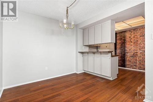 500 Laurier Avenue W Unit#1701, Ottawa, ON - Indoor Photo Showing Kitchen