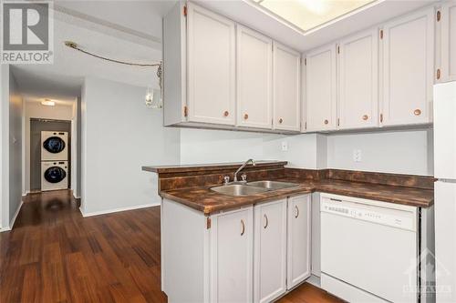 500 Laurier Avenue W Unit#1701, Ottawa, ON - Indoor Photo Showing Kitchen With Double Sink